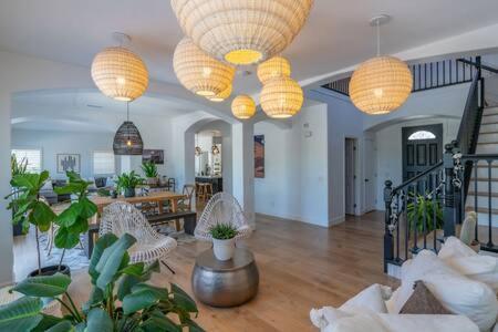 Carlsbad Dream House With Hot Tub Walk To Beach Kültér fotó